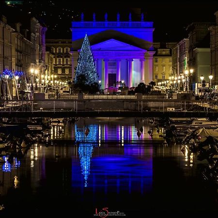 La Boutique Del Vento - Esclusivo In Pieno Centro Apartment Trieste Luaran gambar