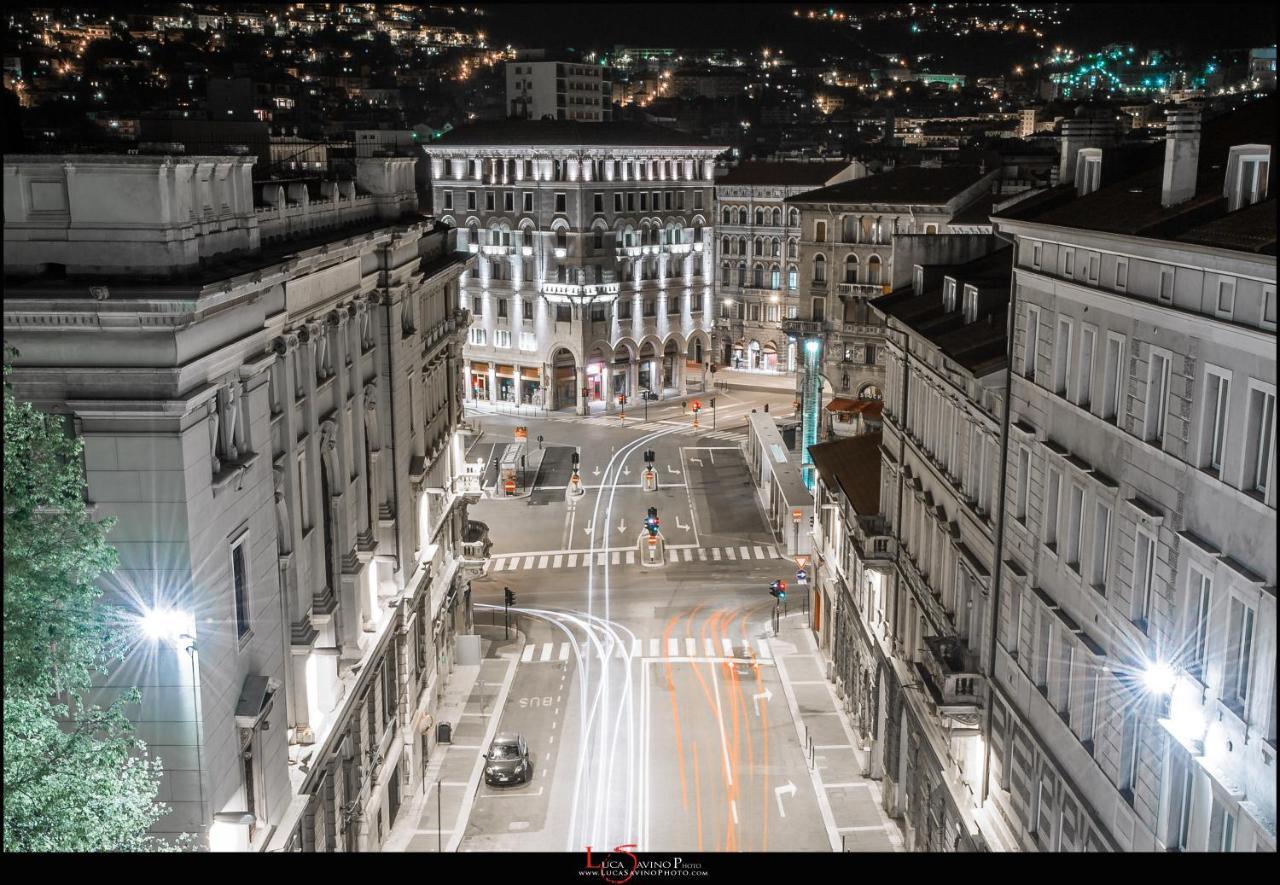 La Boutique Del Vento - Esclusivo In Pieno Centro Apartment Trieste Luaran gambar